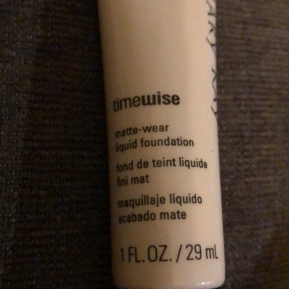 Matte wear foundation